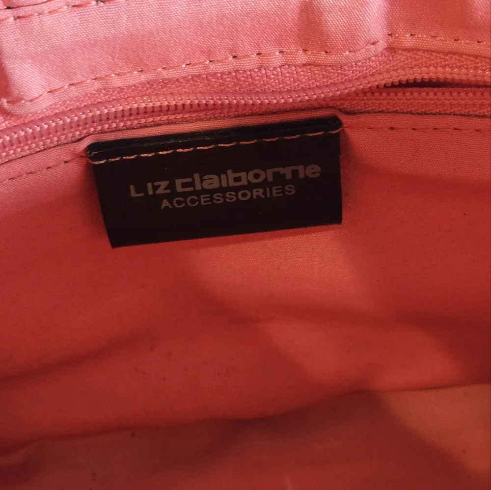 Liz Claiborne Smaller cute bag - Picture 2 of 15